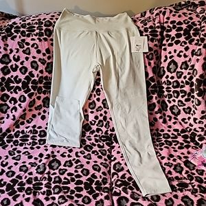 NWT Beyond Yoga Midi leggings, beyo green size large